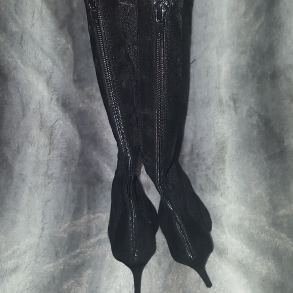 Boots - Picture 3 of 5